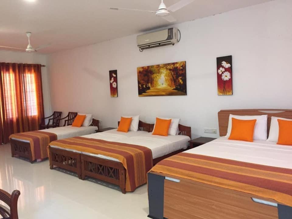 Hotel Sunflower Kataragama Zewnętrze zdjęcie