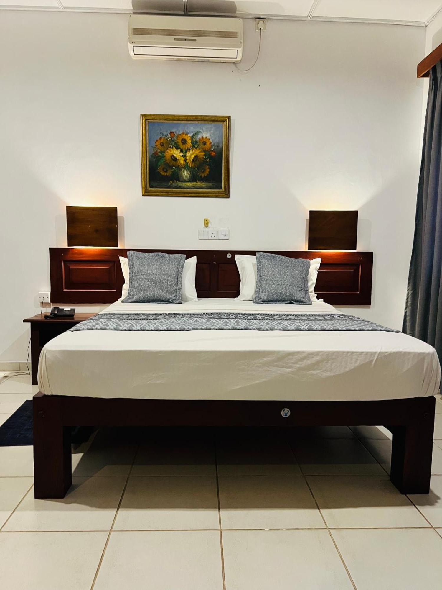 Hotel Sunflower Kataragama Zewnętrze zdjęcie